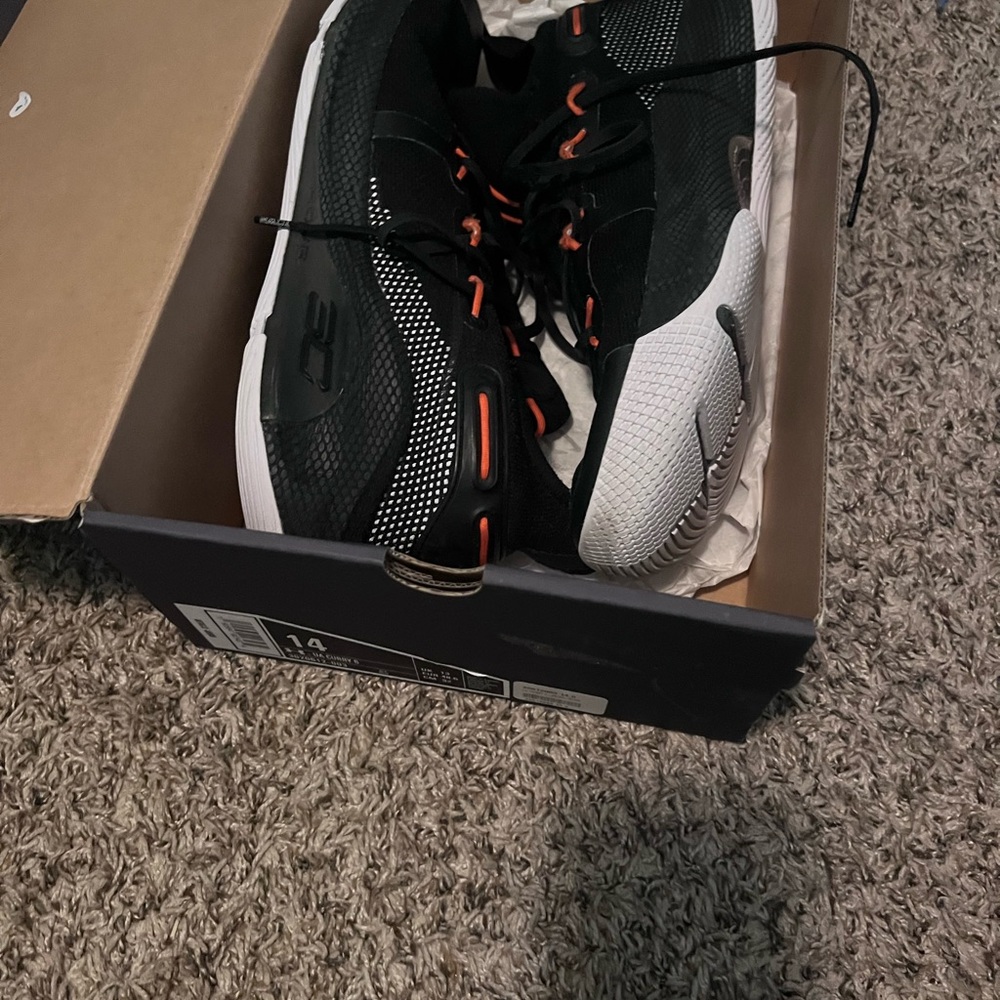 UA Curry 6